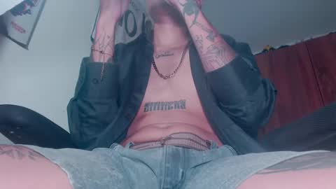 Snapshot of skateboy444 chatting on 1, 5, 2026 king online show from 1, 5, 2026