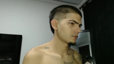 Snapshot of skinny_badboy chatting on 28, 12, 2024 E R O S online show from 28, 12, 2024