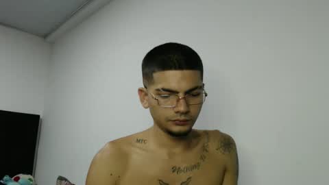 Snapshot of skinny_badboy chatting on 12, 2, 2026 E R O S online show from 12, 2, 2026