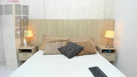 Emily Rojas online show from 27, 9, 2025