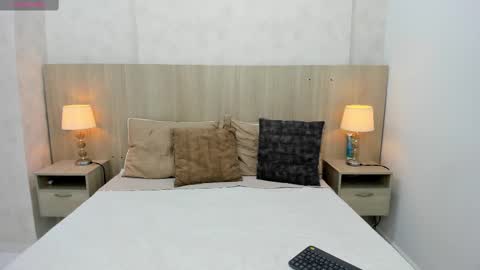 Emily Rojas online show from 16, 11, 2025