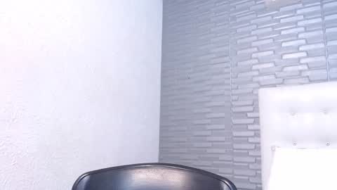 Snapshot of skinny_hottie18 chatting on 14, 12, 2024 skinny_hottie18 online show from 14, 12, 2024