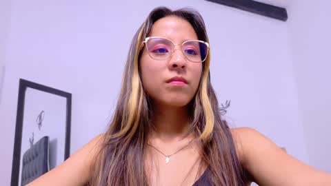 Snapshot of skinny_hottie18 chatting on 24, 1, 2025 skinny_hottie18 online show from 24, 1, 2025
