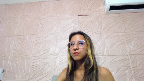 Snapshot of skinny_hottie18 chatting on 29, 1, 2025 skinny_hottie18 online show from 29, 1, 2025