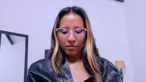 Snapshot of skinny_hottie18 chatting on 5, 2, 2025 skinny_hottie18 online show from 5, 2, 2025
