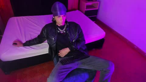 Mac online show from 8, 4, 2026