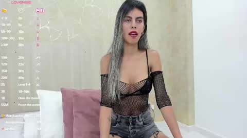 Snapshot of skinny_noa chatting on 26, 2, 2025 Noa online show from 26, 2, 2025