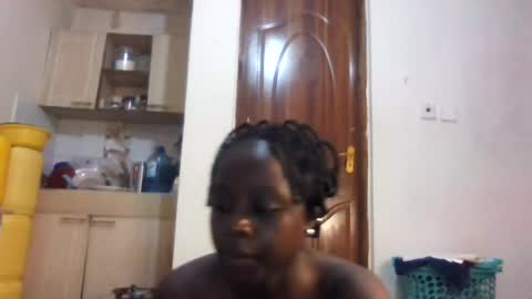 Snapshot of skinny_petite18 chatting on 12, 6, 2026 Munah online show from 12, 6, 2026
