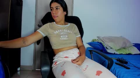 Snapshot of skinnyanai chatting on 3, 2, 2026 anai online show from 3, 2, 2026