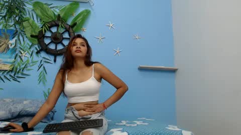 Snapshot of skinnybarbie022 chatting on 10, 7, 2026 barbi online show from 10, 7, 2026