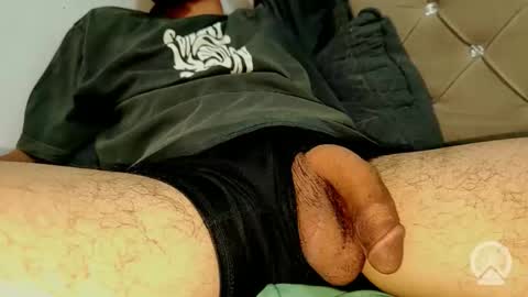 Snapshot of skinnyboybigcock1 chatting on 11, 10, 2025 skinnyboybigcock1 online show from 11, 10, 2025