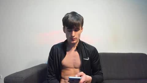 skinnyguywithbigd online show from 6, 1, 2025