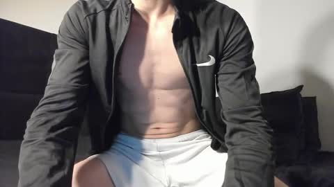 skinnyguywithbigd online show from 5, 2, 2026