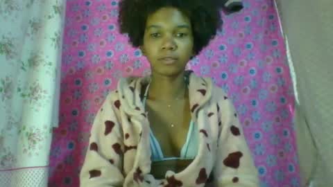 Snapshot of skinygirl2 chatting on 9, 7, 2026 skinygirl2 online show from 9, 7, 2026