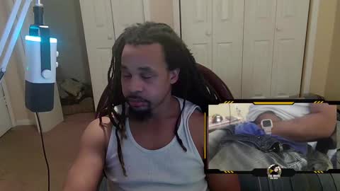 Snapshot of skinzandbait chatting on 17, 12, 2024 strokerpoker online show from 17, 12, 2024