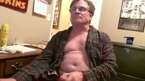 Snapshot of skn1960e chatting on 2, 12, 2024 skn1960e online show from 2, 12, 2024