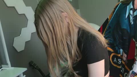 Snapshot of skyiswoke chatting on 10, 7, 2026 Sky online show from 10, 7, 2026