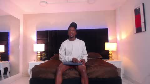 Snapshot of skylerbigxxx chatting on 12, 7, 2026 SKYLERBIGXXX online show from 12, 7, 2026