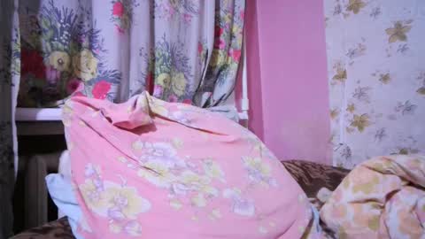 skyressie333 online show from 6, 1, 2025