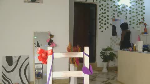 Bella online show from 4, 11, 2025