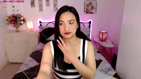 Queen Cyrine online show from 19, 2, 2025