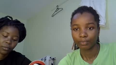 sleciah online show from 19, 12, 2025