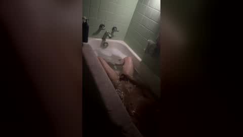 slicknick1988 online show from 12, 4, 2026