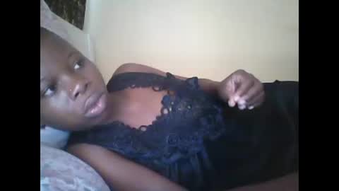 Snapshot of slim_petite_ebony chatting on 13, 12, 2024 slim_petite_ebony online show from 13, 12, 2024