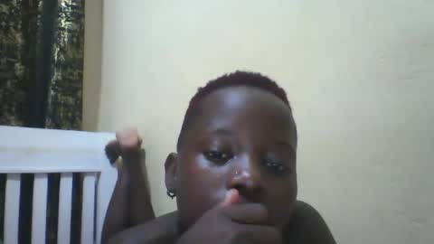 Snapshot of slim_petite_ebony chatting on 3, 1, 2025 slim_petite_ebony online show from 3, 1, 2025