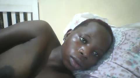 Snapshot of slim_petite_ebony chatting on 19, 1, 2025 slim_petite_ebony online show from 19, 1, 2025