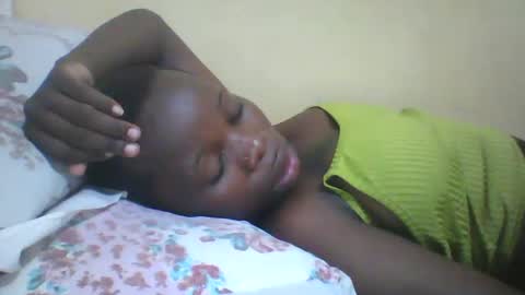 Snapshot of slim_petite_ebony chatting on 31, 1, 2025 slim_petite_ebony online show from 31, 1, 2025