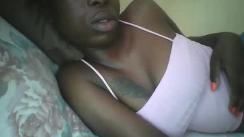 Snapshot of slim_petite_ebony chatting on 20, 2, 2025 slim_petite_ebony online show from 20, 2, 2025