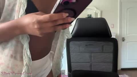 Snapshot of slimebonygurl chatting on 13, 4, 2026 slimebonygurl online show from 13, 4, 2026