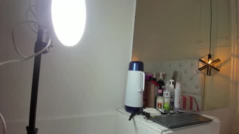 Snapshot of slut_milf1_ chatting on 21, 12, 2024 Luna online show from 21, 12, 2024