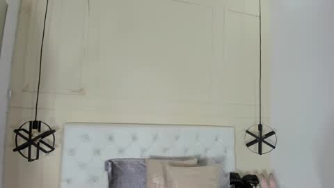 Snapshot of slut_milf1_ chatting on 30, 12, 2024 Luna online show from 30, 12, 2024