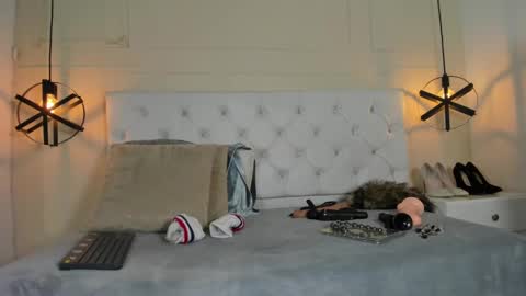 Snapshot of slut_milf1_ chatting on 22, 1, 2025 Luna online show from 22, 1, 2025