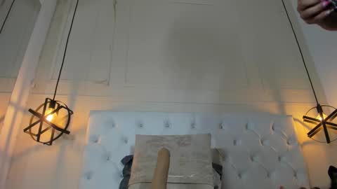 Snapshot of slut_milf1_ chatting on 4, 2, 2025 Luna online show from 4, 2, 2025