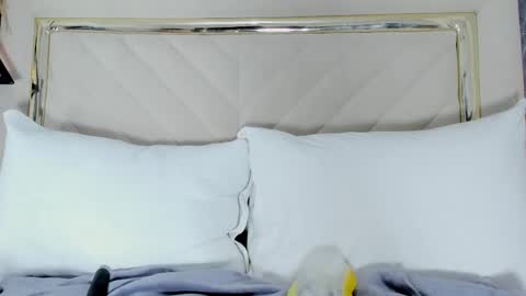 Snapshot of slut_milf1_ chatting on 8, 9, 2025 Luna online show from 8, 9, 2025