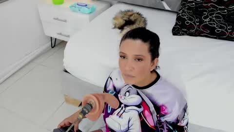 Snapshot of slut_milf_ chatting on 6, 5, 2026 slut_milf_ online show from 6, 5, 2026