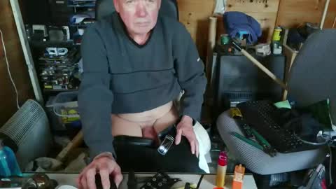 slutboybot online show from 22, 4, 2026