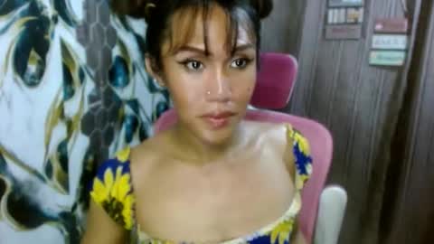 Snapshot of slutqueen_raz chatting on 6, 5, 2026 Raz online show from 6, 5, 2026