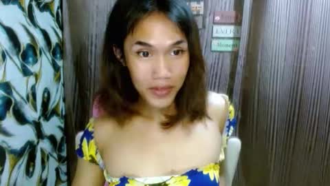 Snapshot of slutqueen_raz chatting on 9, 6, 2026 Raz online show from 9, 6, 2026