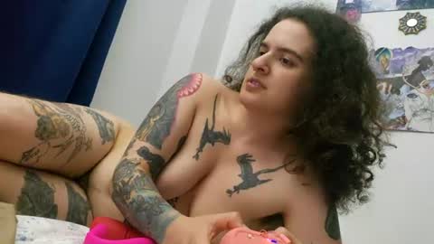Snapshot of sluttysuzie17 chatting on 21, 7, 2026 SluttySuzie17 online show from 21, 7, 2026