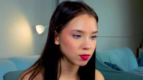 Snapshot of slyshypie chatting on 18, 9, 2025 Lily online show from 18, 9, 2025