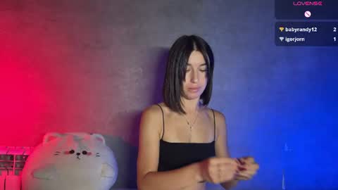 Snapshot of smaillev chatting on 23, 7, 2026 Melani online show from 23, 7, 2026