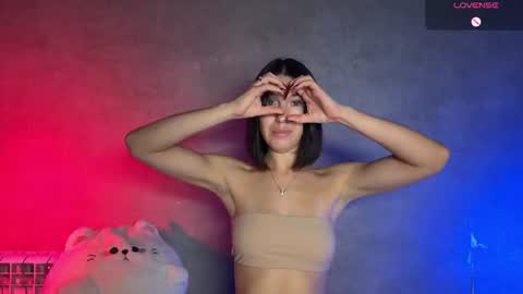 Snapshot of smaillev chatting on 26, 7, 2026 Melani online show from 26, 7, 2026