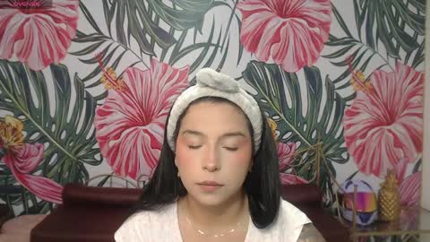 Snapshot of small__naughty chatting on 6, 4, 2026 Mariana Torres online show from 6, 4, 2026