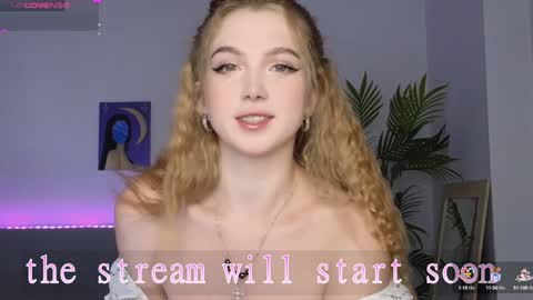 Snapshot of small_blondee chatting on 6, 1, 2025 Emily online show from 6, 1, 2025