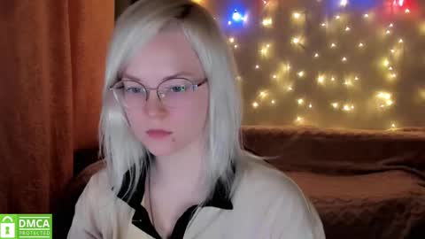 smallimpmeili online show from 4, 12, 2025