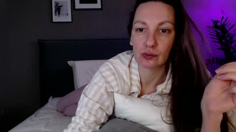 Anna no bbbbybybbabebyy just Anna. And dont call me mom please. online show from 10, 2, 2025